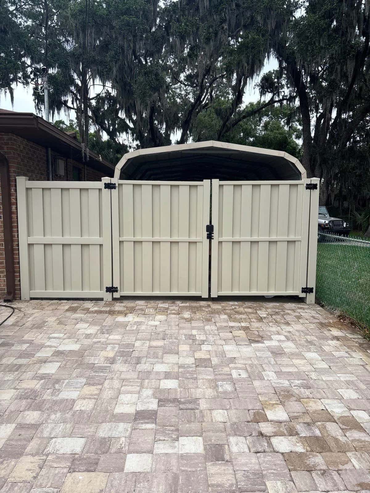 Florida Custom Shadow Box Vinyl Fence Double Drive Gate