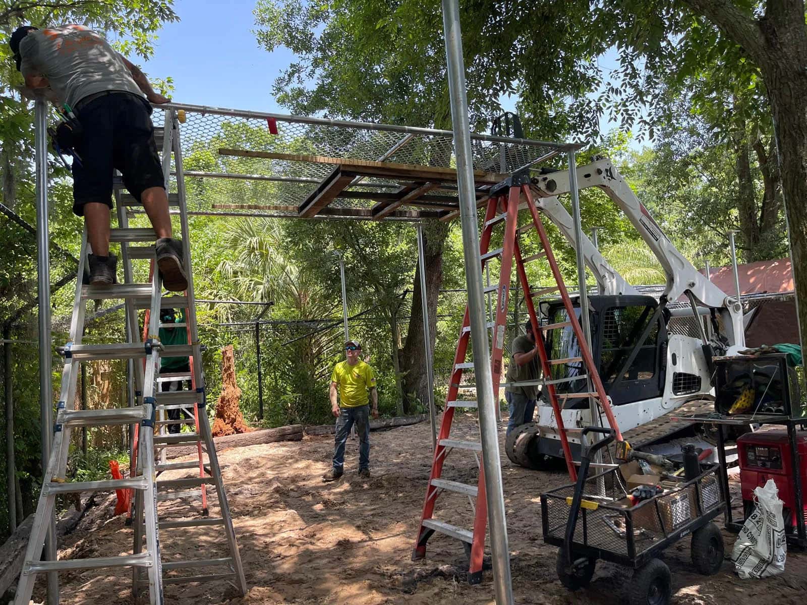 Swi Fence Florida Crew Building Chain Link Cage 2