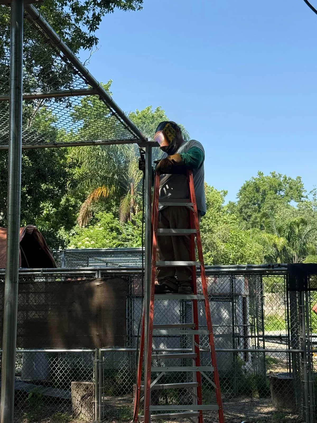 Swi Fence Florida Crew Welding Chain Link Cage