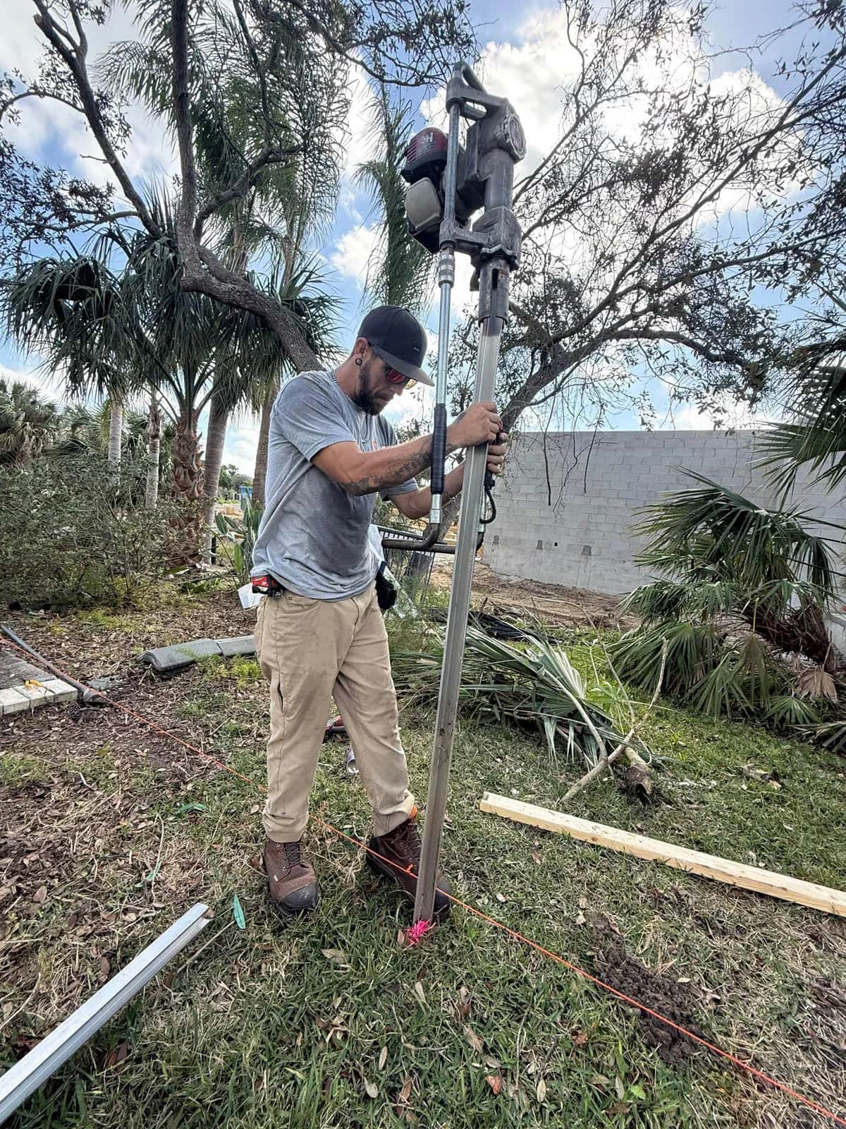 Swi Fence Florida Crew Installing Driving Idrive Power System Aluminum Fence System