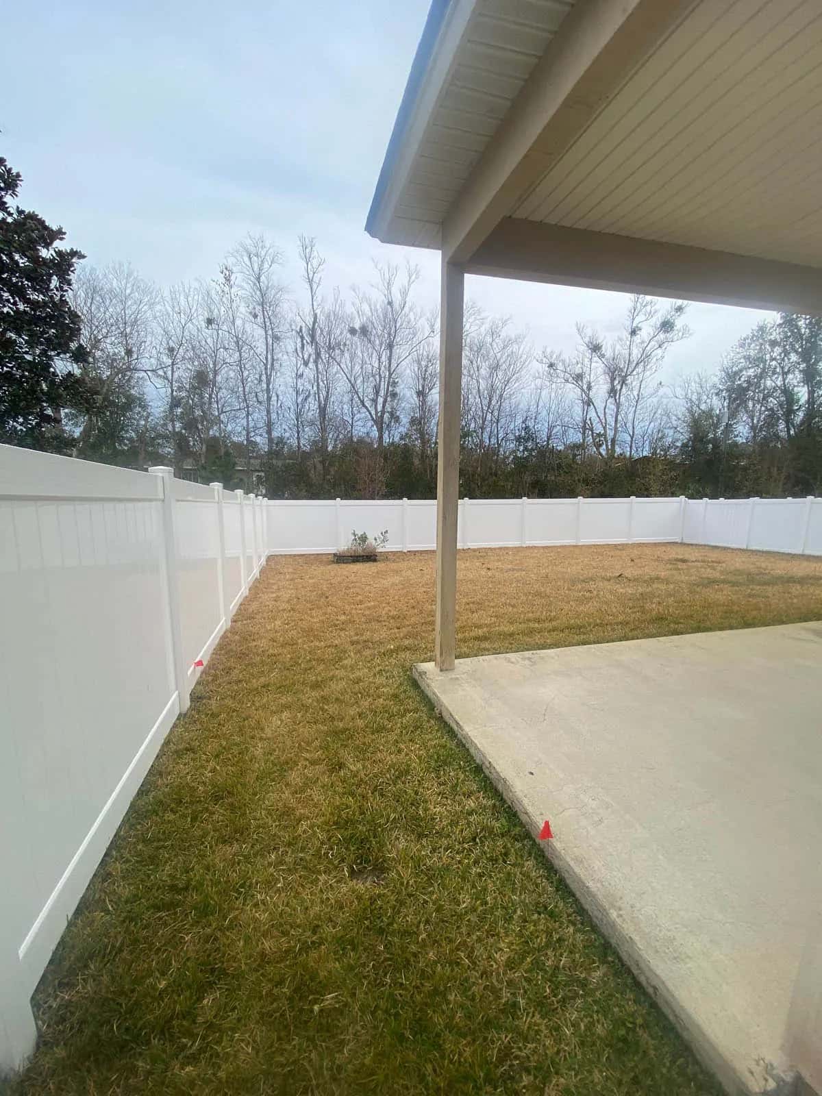 Florida White Vinyl Backyard Privacy Fence