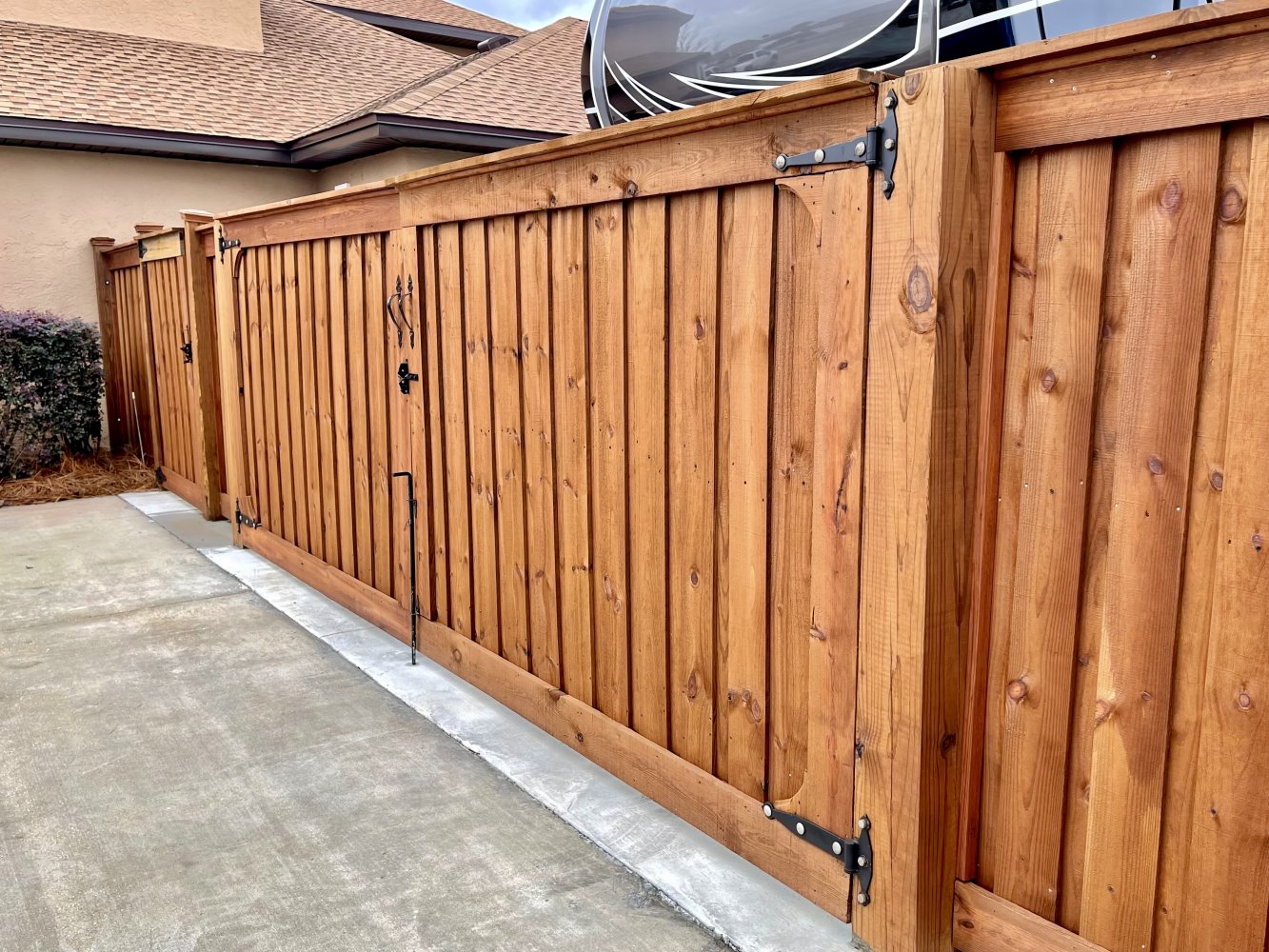 Beverly Beach FL cap and trim style wood fence