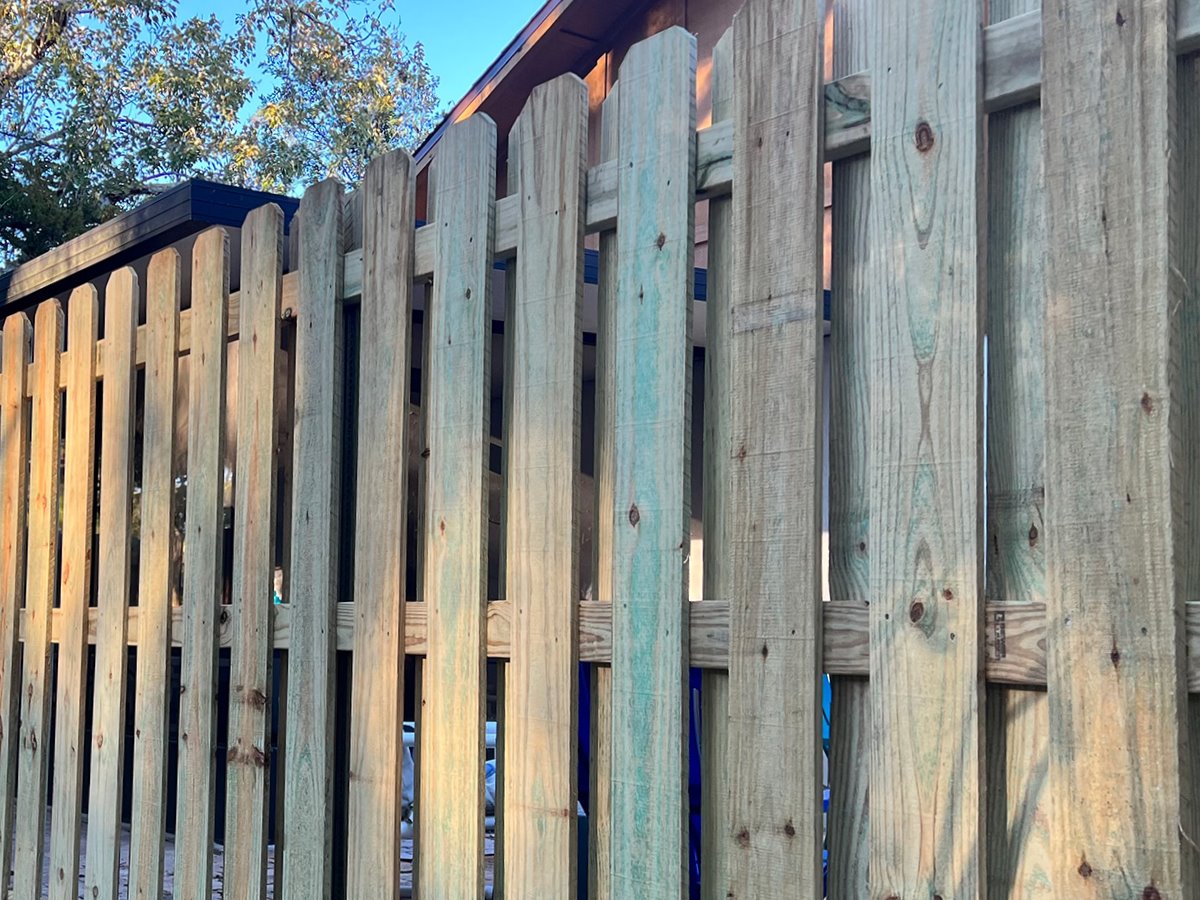 Bostwick FL Shadowbox style wood fence