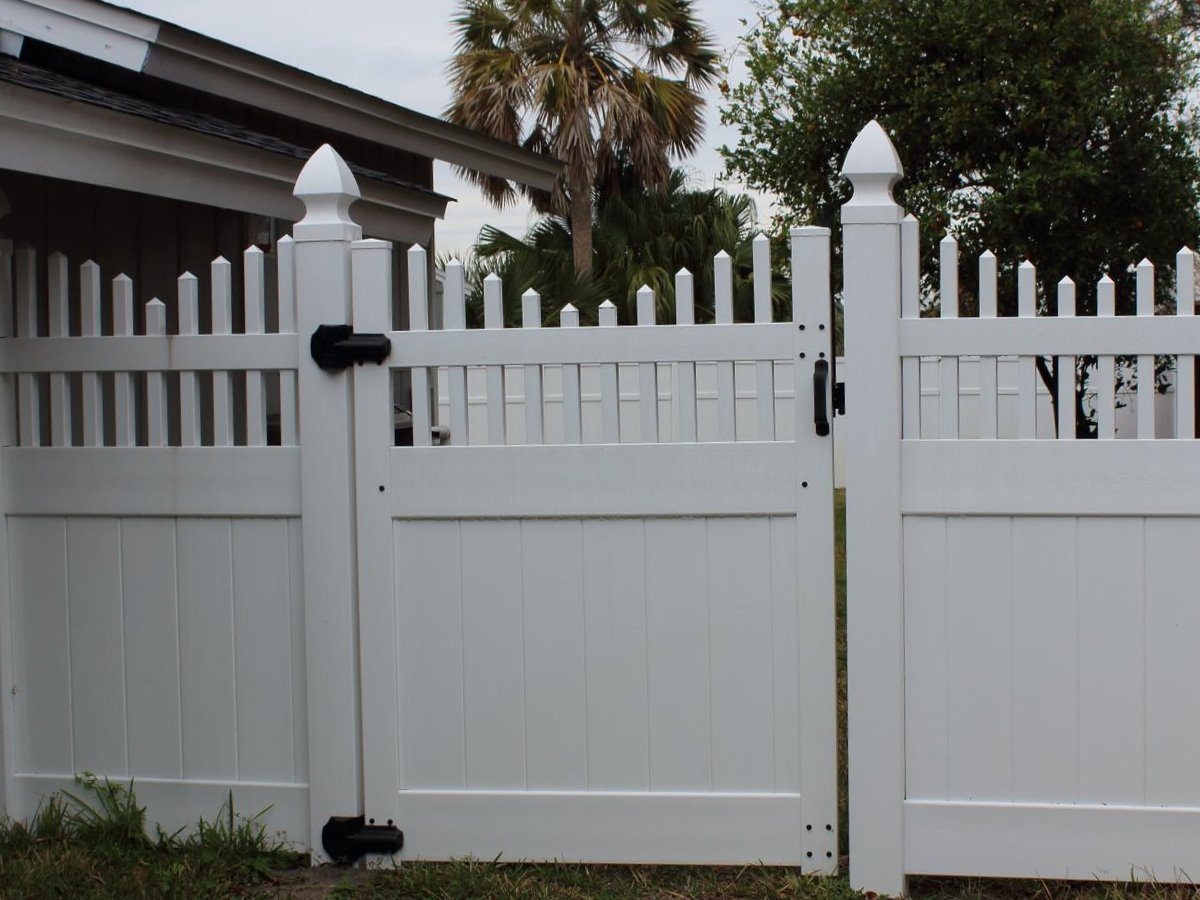 vinyl fence Jacksonville Florida
